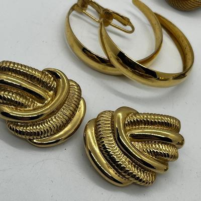 LOT 216J: 1980's Vintage Goldtone Oversized Clip On Earrings