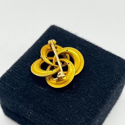 LOT 225J: 14K Yellow Gold and Enamel Flower Pinwheel Brooch/Pin - 3.2 GTW