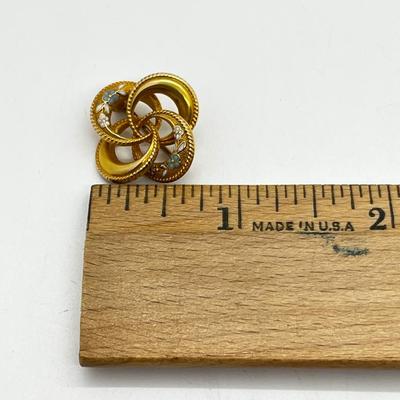 LOT 225J: 14K Yellow Gold and Enamel Flower Pinwheel Brooch/Pin - 3.2 GTW