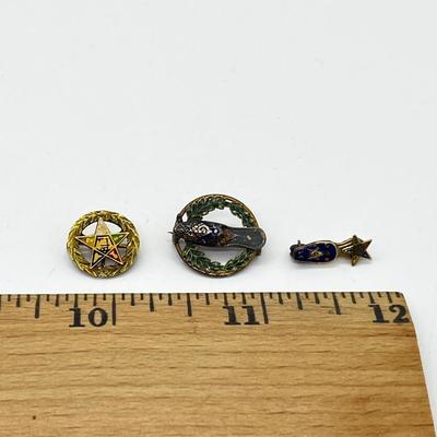 LOT 226J: Assorted 10K and 14K Yellow Gold Pins -2.6 GTW