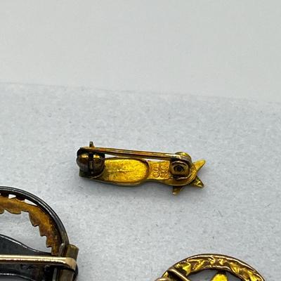 LOT 226J: Assorted 10K and 14K Yellow Gold Pins -2.6 GTW