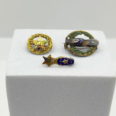 LOT 226J: Assorted 10K and 14K Yellow Gold Pins -2.6 GTW