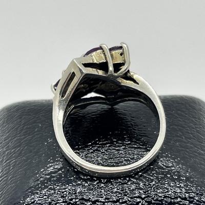 LOT 228J: Stunning Vintage Sterling and Marcasite Amethyst Cluster Ring - Size 8 - 7.4 GTW
