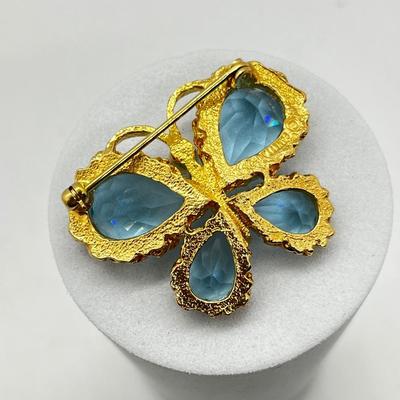 LOT 234J: Adorable Vintage Glass and Goldtone Butterfly Brooch/Pin