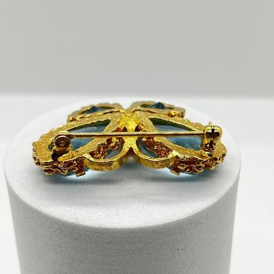 LOT 234J: Adorable Vintage Glass and Goldtone Butterfly Brooch/Pin