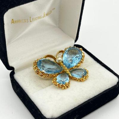 LOT 234J: Adorable Vintage Glass and Goldtone Butterfly Brooch/Pin