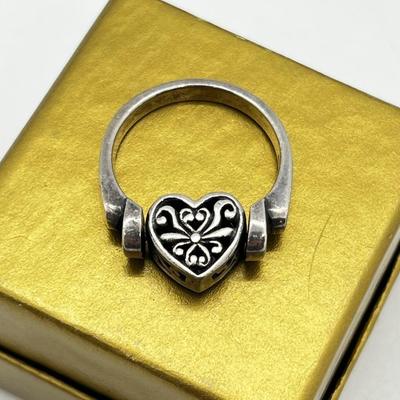 LOT 246J: Unique Spinning Brighton Ring - Size 5 - 5.8 Grams