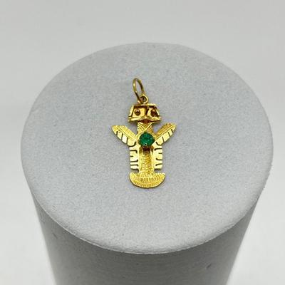 LOT 248J: 18K Yellow Gold and Emerald Chip Mayan Indian Sky God Charm - 0.7 GTW