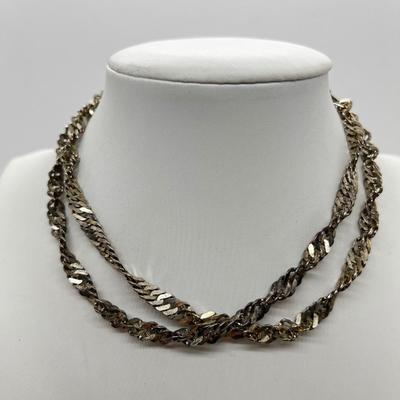 LOT 253J: Pretty Vintage Sterling Silver Twisted Chain - 20 Grams