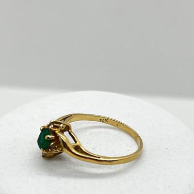 LOT 256J: 14K Yellow Gold Emerald and Diamond Chip Ring - Size 6 - 1.8 GTW