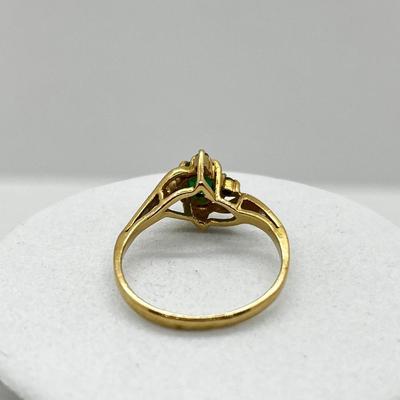 LOT 256J: 14K Yellow Gold Emerald and Diamond Chip Ring - Size 6 - 1.8 GTW