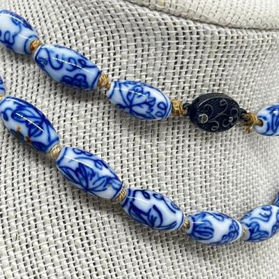 LOT 260J: Vintage 1930's Chinese Porcelain Hand Knotted Necklace with Silver Clasp