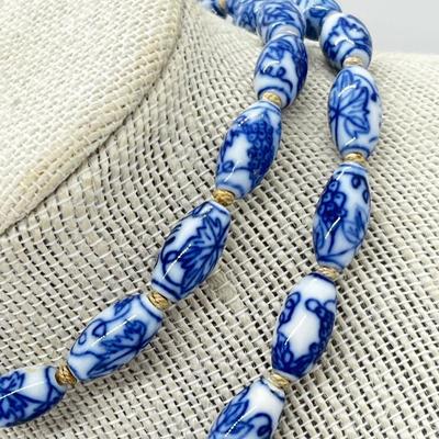 LOT 260J: Vintage 1930's Chinese Porcelain Hand Knotted Necklace with Silver Clasp