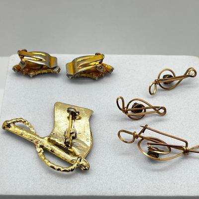 LOT 265J: Hand Crafted Gold Wire Earrings and Pendant + Vintage Patriotic Flag Brooch and Clip On Earrings