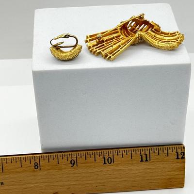 LOT 268J: Vintage Crown Trifari Goldtone Rhinestone Ribbon/Bow Brooch and Clip On Earrings