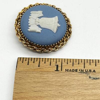 LOT 269J: 12K Gold Filled Wedgwood Liberty Bell Brooch/Pendant