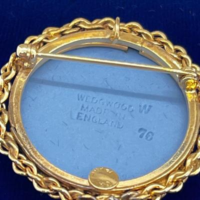 LOT 269J: 12K Gold Filled Wedgwood Liberty Bell Brooch/Pendant