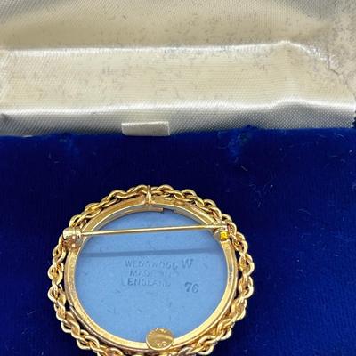 LOT 269J: 12K Gold Filled Wedgwood Liberty Bell Brooch/Pendant