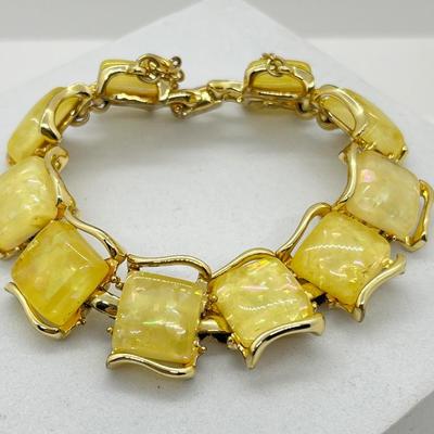 LOT 270J: Gorgeous Vintage CORO Lucite Confetti Bead Necklace and Bracelet - Circa 1940's - 1960's -Like New!