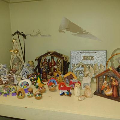 Collection of Nativity Scenes/Christmas Decor