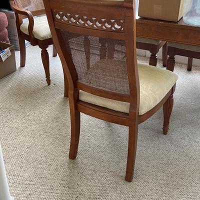 Pottery Barn Dining Table w/ Cane Back Chairs (SR-BBL)