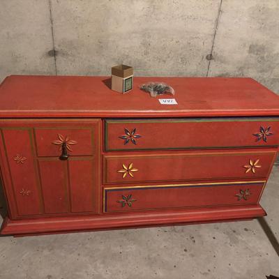 Dresser