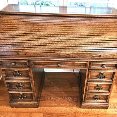 Slight Furniture Vintage Oak Crest Roll-Top Desk