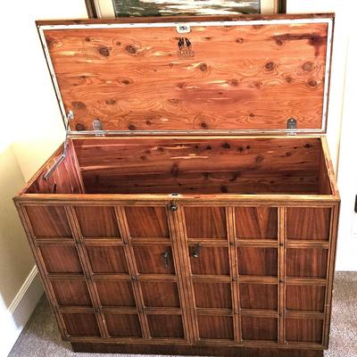 Lane Cedar Wood Tall Hope Chest