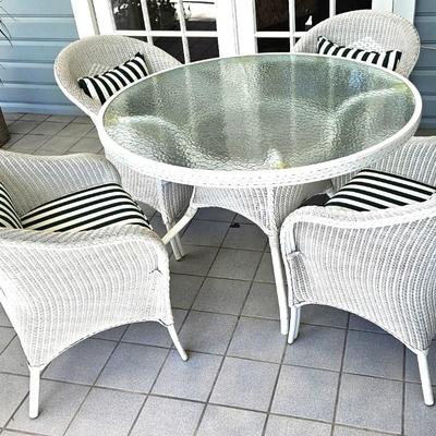 Vintage White Wicker Patio Set