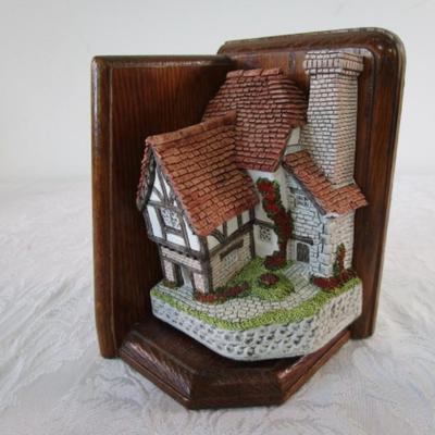 David Winter cottage bookend