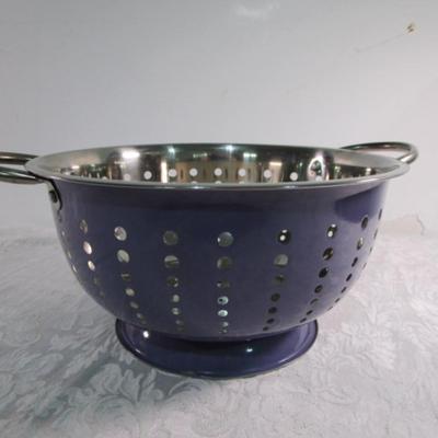 Michael Graves metal colander