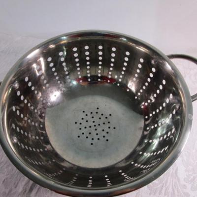 Michael Graves metal colander