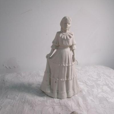 Hansen's classic Ceramic young woman figurine, 3 ceramic shelf angels
