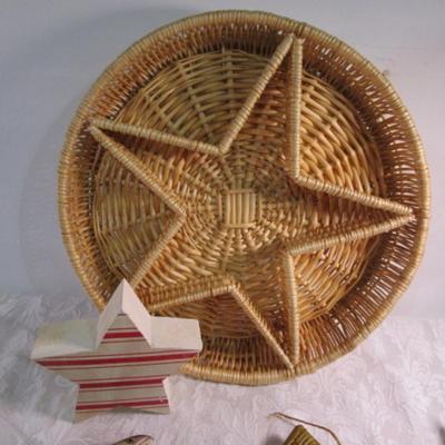 Mirrored sconce, 4 wooden fish, round star basket, wood star, July 4th cups