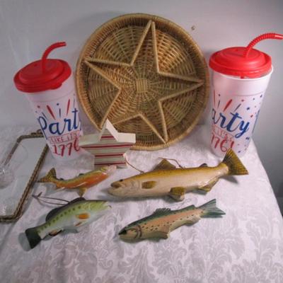Mirrored sconce, 4 wooden fish, round star basket, wood star, July 4th cups
