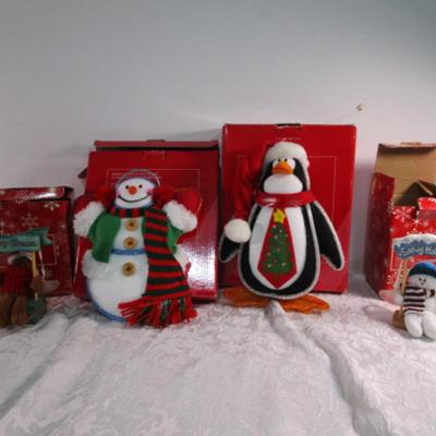 4 new hanging Christmas decorations (2 are lighted)