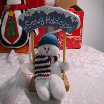 4 new hanging Christmas decorations (2 are lighted)