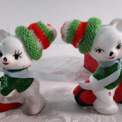 Christmas decorations, decorative wooden spoon, tin of paper coasters