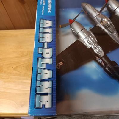 2 DIE-CAST MODEL PLANES