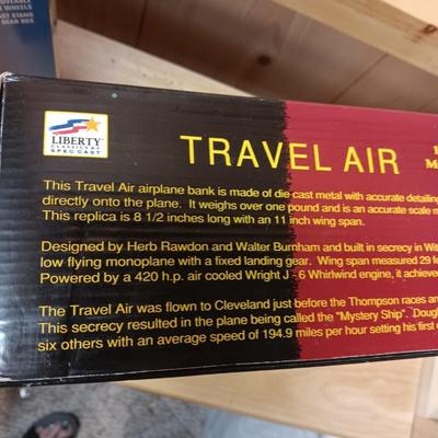 2 DIE-CAST MODEL PLANES