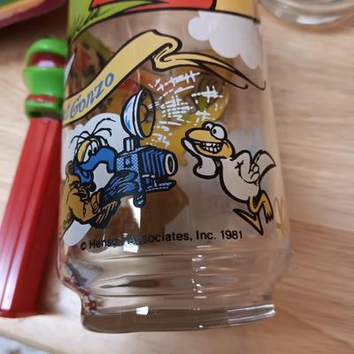 1979 JIM HENSON'S MUPPET MOVIE LUNCH BOX PLUS 1981 MUPPETS GLASSES
