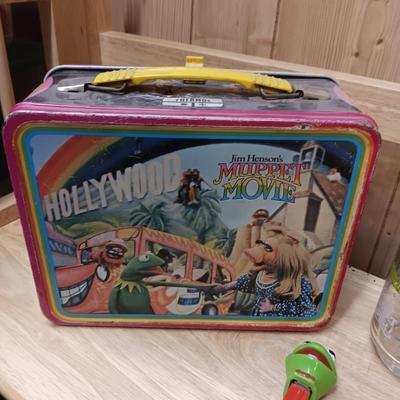 1979 JIM HENSON'S MUPPET MOVIE LUNCH BOX PLUS 1981 MUPPETS GLASSES