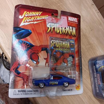 METAL LUNCH BOX W/THERMOS PLUS BATMAN HAPPY MEAL TOYS UNOPENED