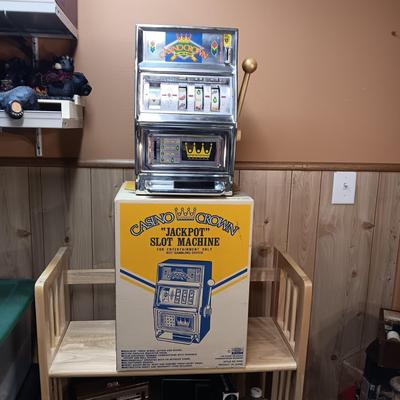 CASINO CROWN "JACKPOT" SLOT MACHINE COIN OPERATED, WORKS!!