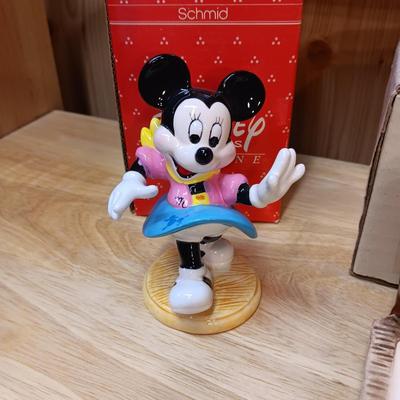 DISNEY MICKEY & MINNIE MOUSE CERAMIC FIGURINES, SNOW WHITE DWARFS SOAP DISH AND PEZ DISPENSERS