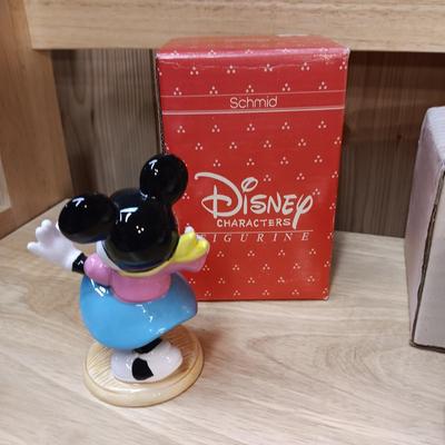 DISNEY MICKEY & MINNIE MOUSE CERAMIC FIGURINES, SNOW WHITE DWARFS SOAP DISH AND PEZ DISPENSERS