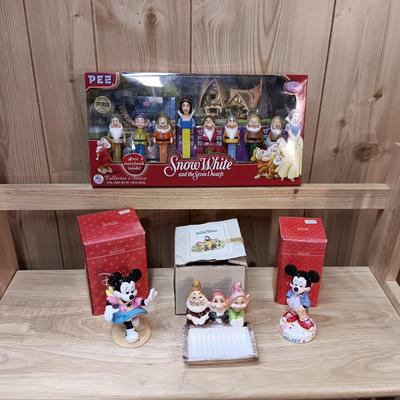 DISNEY MICKEY & MINNIE MOUSE CERAMIC FIGURINES, SNOW WHITE DWARFS SOAP DISH AND PEZ DISPENSERS