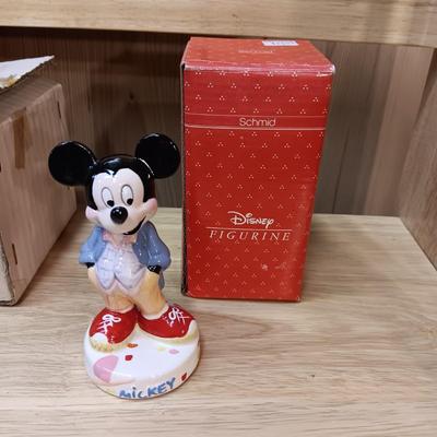DISNEY MICKEY & MINNIE MOUSE CERAMIC FIGURINES, SNOW WHITE DWARFS SOAP DISH AND PEZ DISPENSERS