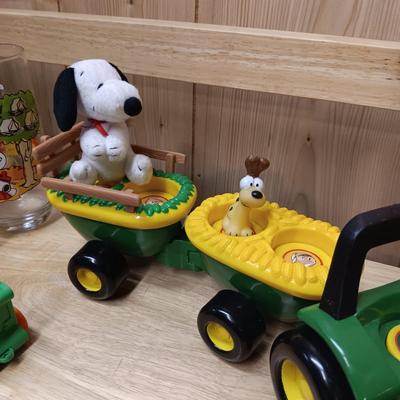 JOHN DEERE TOY, VINTAGE CARTOON CHARACTER GLASSES AND MORE