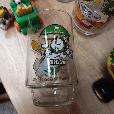 JOHN DEERE TOY, VINTAGE CARTOON CHARACTER GLASSES AND MORE